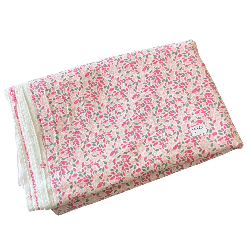 Joann Fabrics Quilters Showcase Cotton Fabric Pink Grey Leaf Print 3 Yards DIY